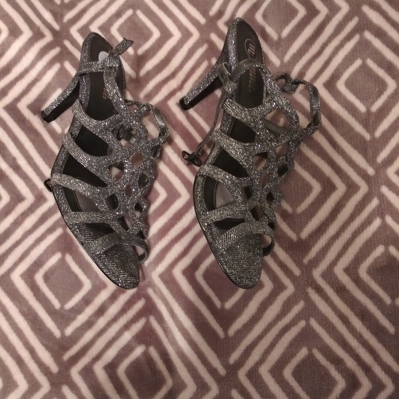 Shoes - Picture 3 of 5